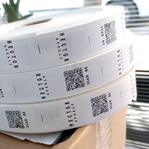 چاپ بروشور لباس و لیبل دستور شستشو